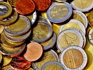 Ниски такси за преводите в евро в целия ЕС и по-прозрачно конвертиране на валута