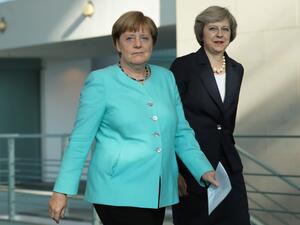 Британският премиер Тереза Мей ще проведе решаващи разговори с канцлера