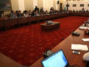Комисията за ЧЕЗ изслушва становища на МС и главния прокурор по сделката