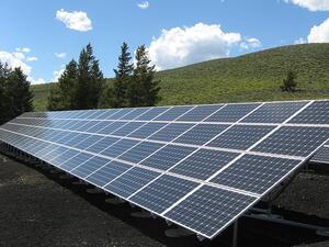 По данни на Международната енергийна агенция за фотоволтаична енергия Photovoltaic