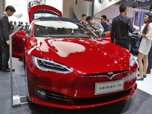 "Тесла" отваря в Шанхай първата си фабрика зад граница