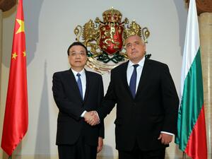 Китайският премиер Ли Къцян пристигна в София