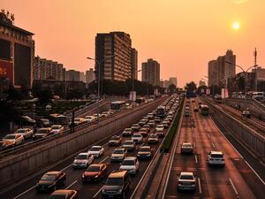 Производството и продажбата на автомобили в Китай се увеличава стабилно