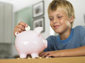 Как да научим децата си да спестяват