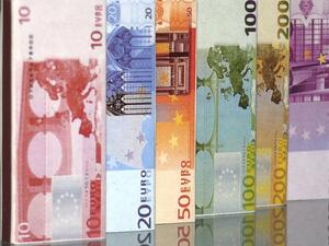На 17 септември Европейската централна банка издаде нови банкноти с
