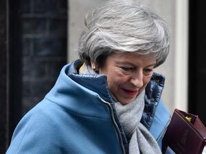 Тереза Мей очаква британският парламент да спре Брекзит