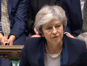 Британският премиер Тереза Мей претърпя съкрушителна загуба в Камарата на