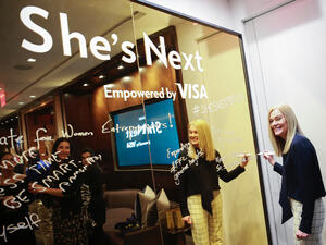 Visa обяви глобалната си инициатива – She’s Next Тя е
