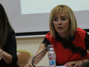 Мая Манолова: „Топлофикация - София” увеличава разходите за персонал с 19%, въпреки че е на загуба