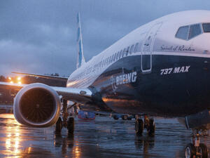 Акциите на "Боинг" се понижават 9% след катастрофата на етиопския самолет 737 MAX 8