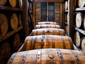Износът на американско уиски се срина през втората половина на