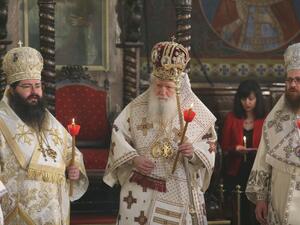 Българският патриарх Неофит оглави пасхалната вечерня за Второто Възкресение Христово