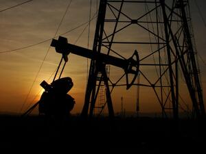 Цената на петрола падна под 92 долара