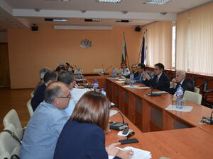 Представители на Министерството на икономиката КНСБ и КТ Подкрепа обсъдиха