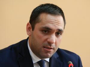 България може да отговори на всякакви забавяния в икономиката, твърди министър Караниколов