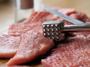 Производители прогнозират сериозно поскъпване на месото тази година 