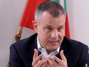 Кошлуков няма да подаде оставка въпреки призива на медийния регулатор
