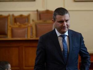 Българският лев е подценен, смята финансовият министър Горанов