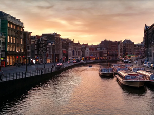 Почивката в Амстердам поскъпва с по 3 евро на ден