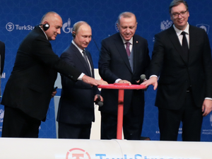 Руска компания ще строи „Турски поток“ в България