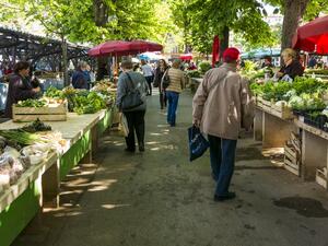 Приходната агенция проверява пазарите за плодове и зеленчуци