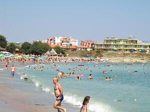 Спад на чуждите туристи над 80%, лек ръст на българските по Южното Черноморие