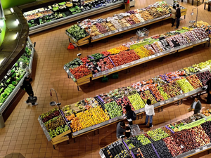 КЗК спряла държавната намеса в цените на храните заради опасения от изчезване на стоки