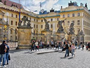 Чехия затвори границите си за чужденци, забранено е и свободното придвижване в страната