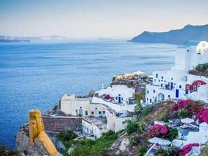 В Гърция ускоряват ваксинацията в опит да отпушат летния туристически сезон