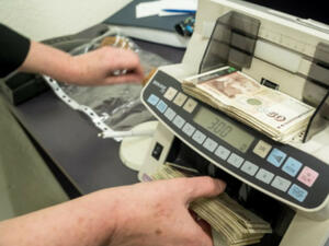Повечето обменни бюра в София не купуват украинска валута