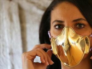 Турски ювелир кове сребърни и златни маски срещу Covid-19