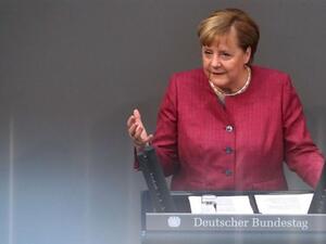 Меркел може да заключи Германия до Великден