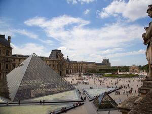 Париж е загубил 15.5 млрд. евро приходи от туристи през 2020 г.