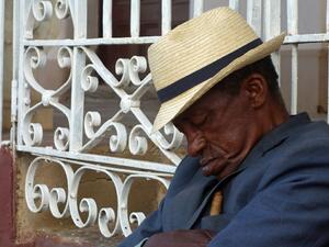 Нова професия в Куба: да чакаш на опашка