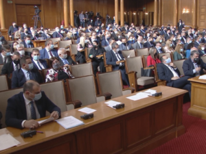 Депутатите спряха работа по Бюджет 2022, обсъждат декларация за Украйна