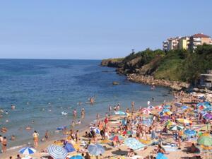 Плажовете са готови да посрещнат туристите от 1 юни без промяна в цените на чадъри и шезлонги