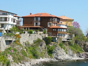Българи изкупиха имотите в Созопол