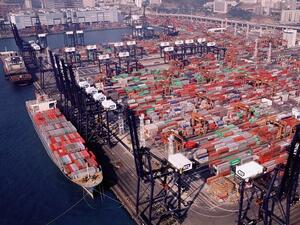 Китай затваря част от водещo световно пристанищe
