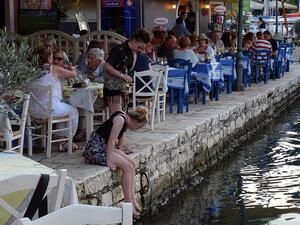 Гръцкият туризъм вече търси работници за следващия сезон