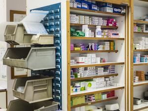 БЛС спори със здравното министерство за изписването на безплатни COVID лекарства
