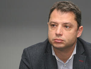 Делян Добрев предупреждава за опасност "Газпром" да ни осъди