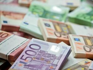 Фалшивите евробанкноти намаляват през 2023 година