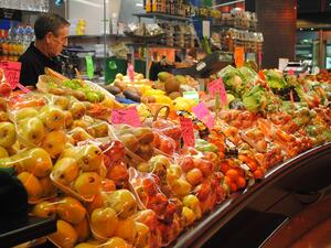 Министър Иванов: Очакваме спад в цените на плодове и зеленчуци и задържане на тази на хляба