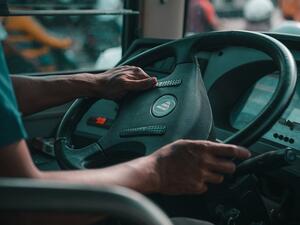 Автобусният бранш отчита 50% загуби заради нелегални превози