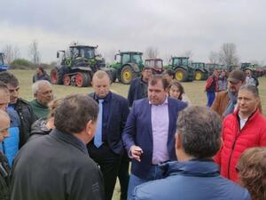 Явор Гечев: Имаме нереализирана земеделска продукция за над 3 млрд. евро