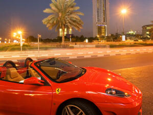 Колко е скучно да се кара Ferrari?