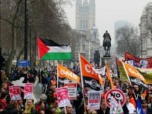 Хиляди британци протестираха срещу мерките на правителството