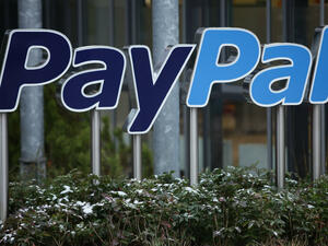PayPal вля 92 квадрилиона долара в сметка на потребител