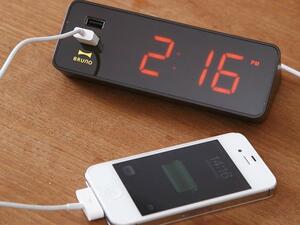 2 в 1: Дигитален часовник и зарядно за iPhone