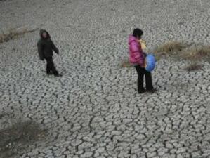 Китайският премиер обеща да запази цените стабилни въпреки сушата